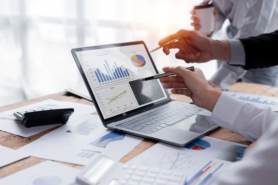 How Certified Public Accountants Help Businesses Manage Risk Manage Risk